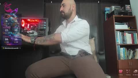 Leon online show from November 5, 3:58 pm