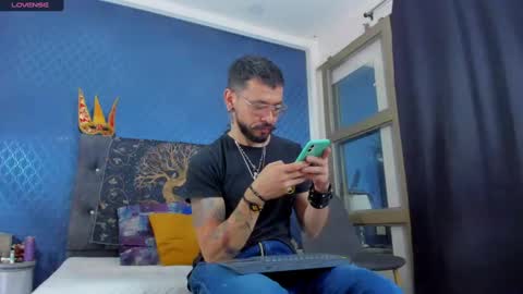 Len online show from February 7, 11:03 pm