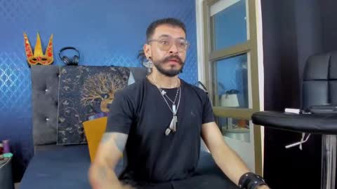 Len online show from February 2, 8:30 pm