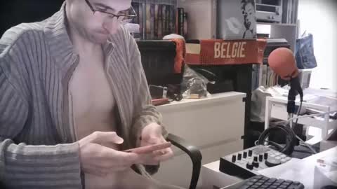 Vampiro Diurno online show from December 25, 4:22 pm