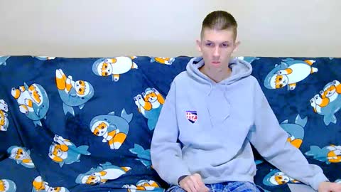 lester_broo online show from October 10, 9:18 pm