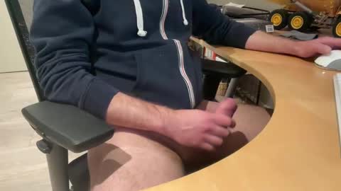 leukurrt online show from February 5, 8:57 pm