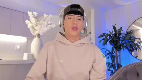 Liam online show from February 26, 2:35 am