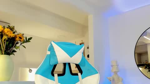 Liam online show from October 25, 6:42 pm