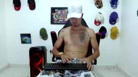 Andres online show from May 26, 11:23 pm