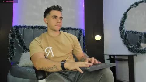 Liam online show from November 23, 10:43 pm