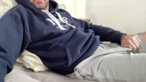 Chris online show from February 8, 9:37 am