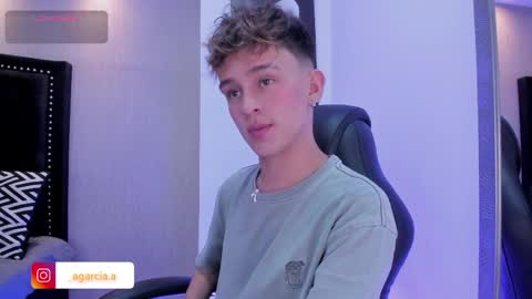 liam online show from April 8, 4:35 am