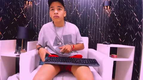 Lian Jacob online show from April 16, 7:47 pm