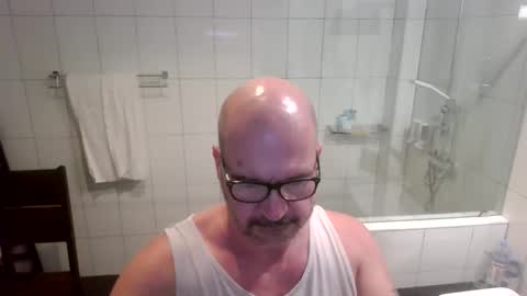 Snapshot of libertarians1972 chatting on October 22, 10:08 am Cockcentric online show from October 22, 10:08 am