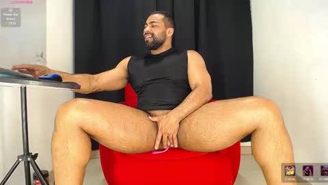 liightanddarkness11_11 online show from April 28, 8:02 pm