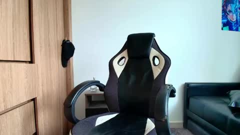 Lior Vante online show from April 25, 6:05 pm