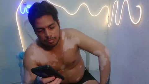 lizzy_955413 online show from March 25, 6:39 am