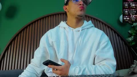 logan_griffin online show from November 2, 5:12 am