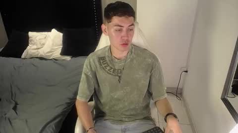 Loganfoster  online show from February 5, 10:28 pm