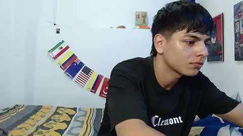 loganjhonson19 online show from July 3, 7:14 am
