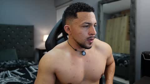 loganmartinx online show from March 27, 12:15 am