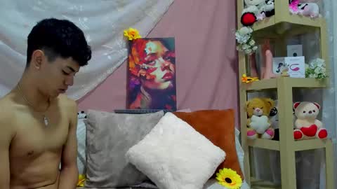 logantwink18 online show from March 9, 10:09 am