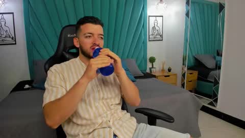 Logan Wolf online show from February 21, 1:56 pm