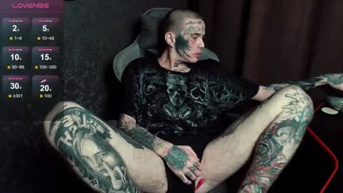 Snapshot of lone1ycrystal chatting on October 20, 8:57 pm Chris online show from October 20, 8:57 pm