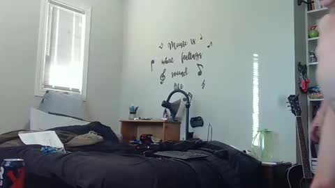 Snapshot of lonelydick2222 chatting on February 7, 8:53 pm lonelydick2222 online show from February 7, 8:53 pm