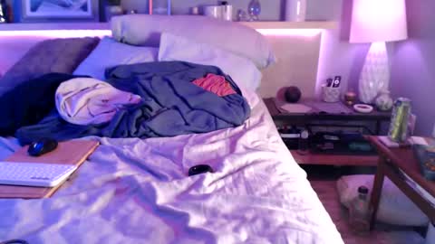 lordthotticus22 online show from April 10, 6:31 am