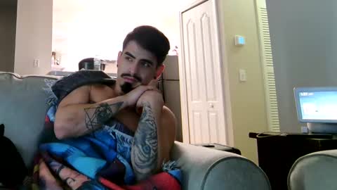 LosRompeCamera online show from November 17, 6:38 am