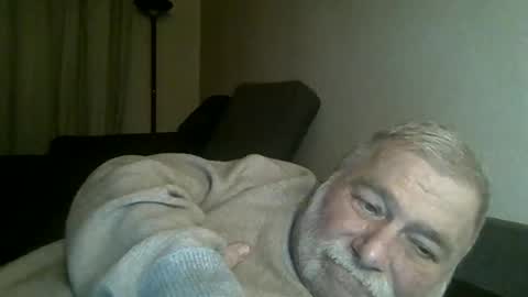 louis_chokdee online show from December 4, 5:11 pm