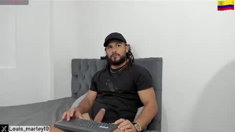 louis_marley_ online show from July 1, 7:58 pm
