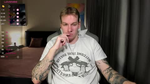 Louis  online show from December 19, 1:51 pm