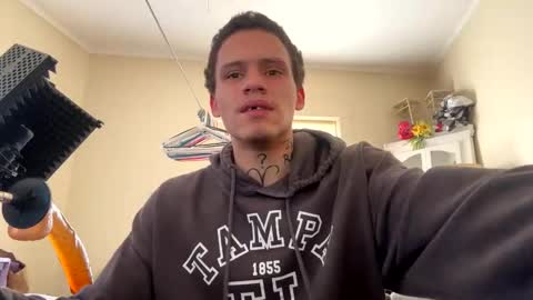 love stretch online show from October 28, 5:37 pm