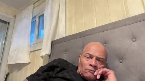 loved19 online show from February 5, 10:50 pm