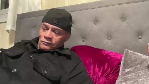 loved19 online show from April 11, 2:30 am