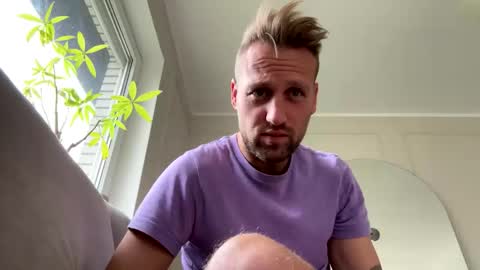 lovefuesse online show from October 28, 9:12 am