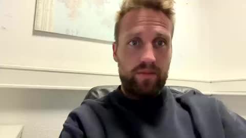 lovefuesse online show from September 23, 7:51 am