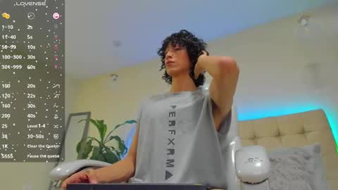 loverboy8_ online show from January 17, 6:15 am