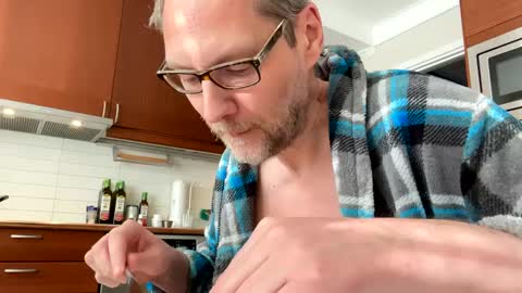 loveshine_ online show from January 12, 10:45 am