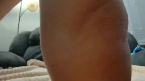 Snapshot of lovestrapons1 chatting on February 4, 12:22 pm lovestrapons1 online show from February 4, 12:22 pm