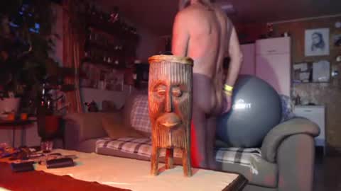 Snapshot of lovetobenaked10 chatting on October 27, 5:04 pm aaron online show from October 27, 5:04 pm