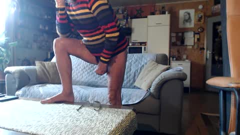 Snapshot of lovetobenaked10 chatting on March 8, 12:39 pm aaron online show from March 8, 12:39 pm