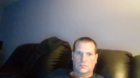 Snapshot of lovetocum37 chatting on February 5, 4:37 am lovetocum37 online show from February 5, 4:37 am