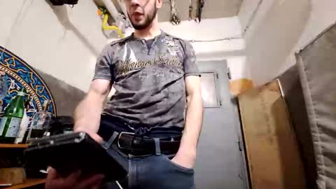 Lshot D online show from April 1, 7:55 pm