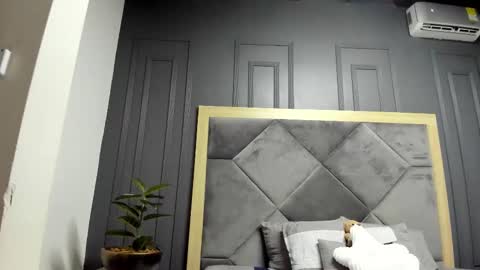 luca_morettii online show from November 21, 12:48 pm