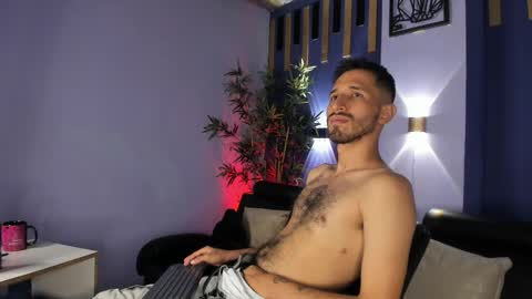 Lucas online show from April 25, 4:59 am