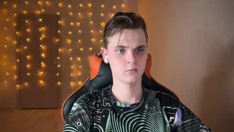 Lucas Gill online show from January 9, 3:15 am