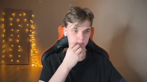 Lucas Gill online show from January 24, 1:24 am