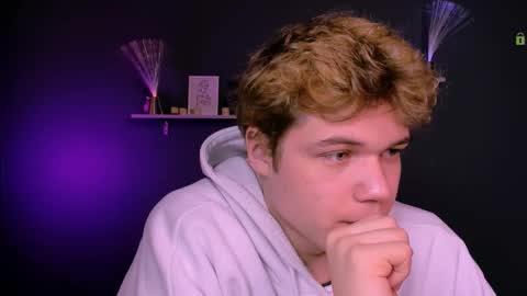 lucas_long_ online show from December 18, 10:22 am