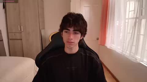 lucas_xo online show from September 19, 10:09 pm