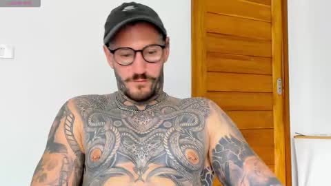 lucasexclusive online show from October 28, 7:11 am