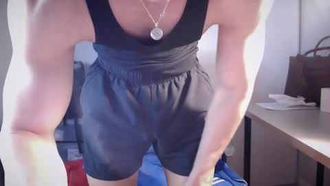 LucasKodak online show from April 8, 6:13 am